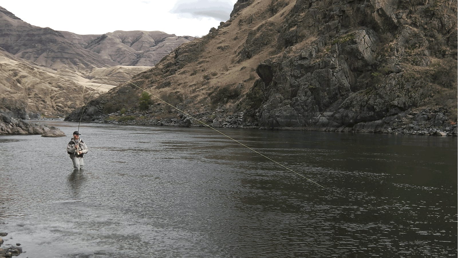 Lee Davidson throwin' down on an Inland Northwest steelhead.